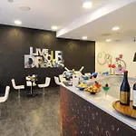 מלון Ih Lorenteggio 4*