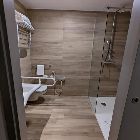 Hotel Ih Lorenteggio 4*