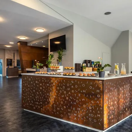 Ih Lorenteggio Hotel 4*