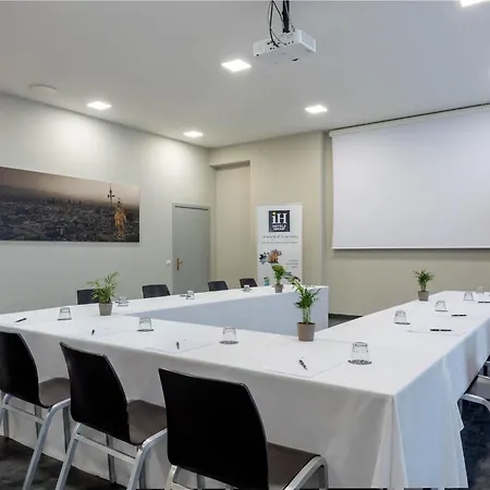 Hotel Ih Lorenteggio Milão