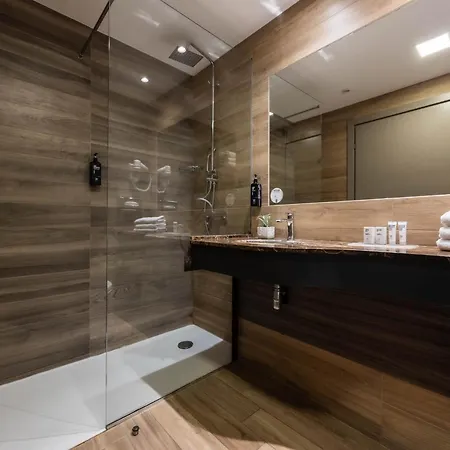 Ih Lorenteggio Hotel 4*