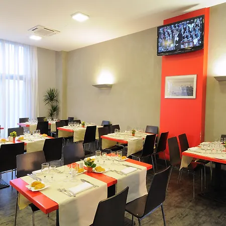 Ih Lorenteggio מלון