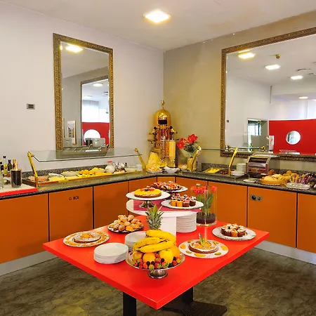 מלון Ih Lorenteggio 4*