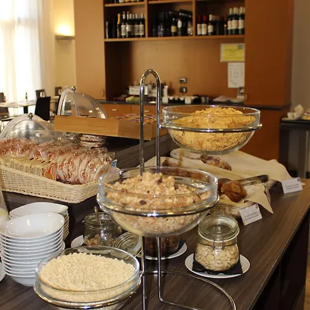 Ih Lorenteggio מלון מילאנו