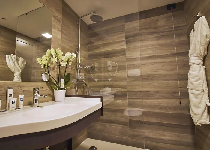 Ih Lorenteggio Hotel 4*
