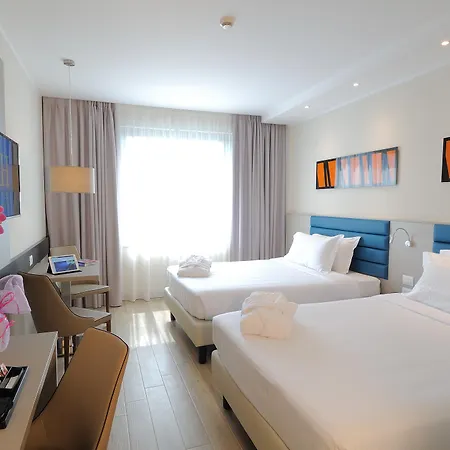 Ih Lorenteggio Hotel Milaan
